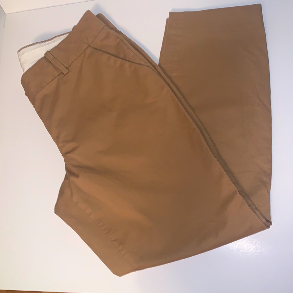 J crew cafe capri cotton pant size 6 in a tan colour